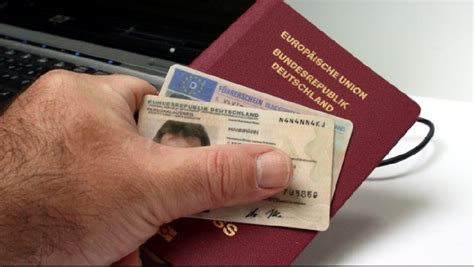 Personat, të cilët ditën e takimit, nuk paraqesin në sektorin e vizave të gjitha dokumentat e kërkuara nga <b>ne</b> dhe të listuara në fletën informuese, nuk do të pranohen dhe duhet të regjistrohen përsëri për një takim të ri. . Aplikim per vize pune ne gjermani